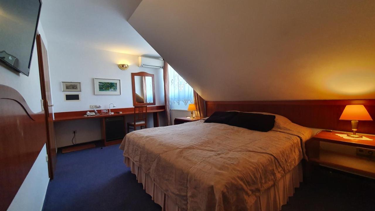 Hotel Sporn Radomlje ภายนอก รูปภาพ